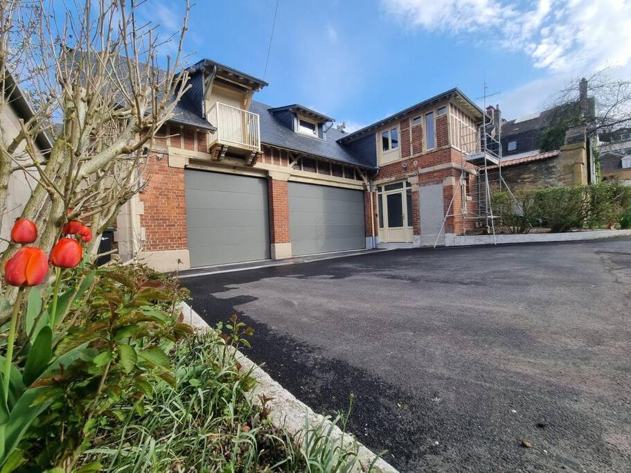 La Maison Du Gardien - Coeur De Ville - Parking Prive Gratuit Charleville-Mezieres Ngoại thất bức ảnh